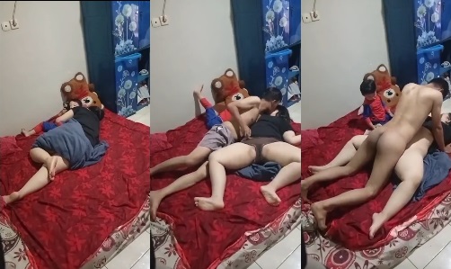 Phim sex Phim Sex Việt Nam - Bố Mẹ Làm Tình Bên Cạnh Con Nhỏ, Không Kìm Được Nữa
